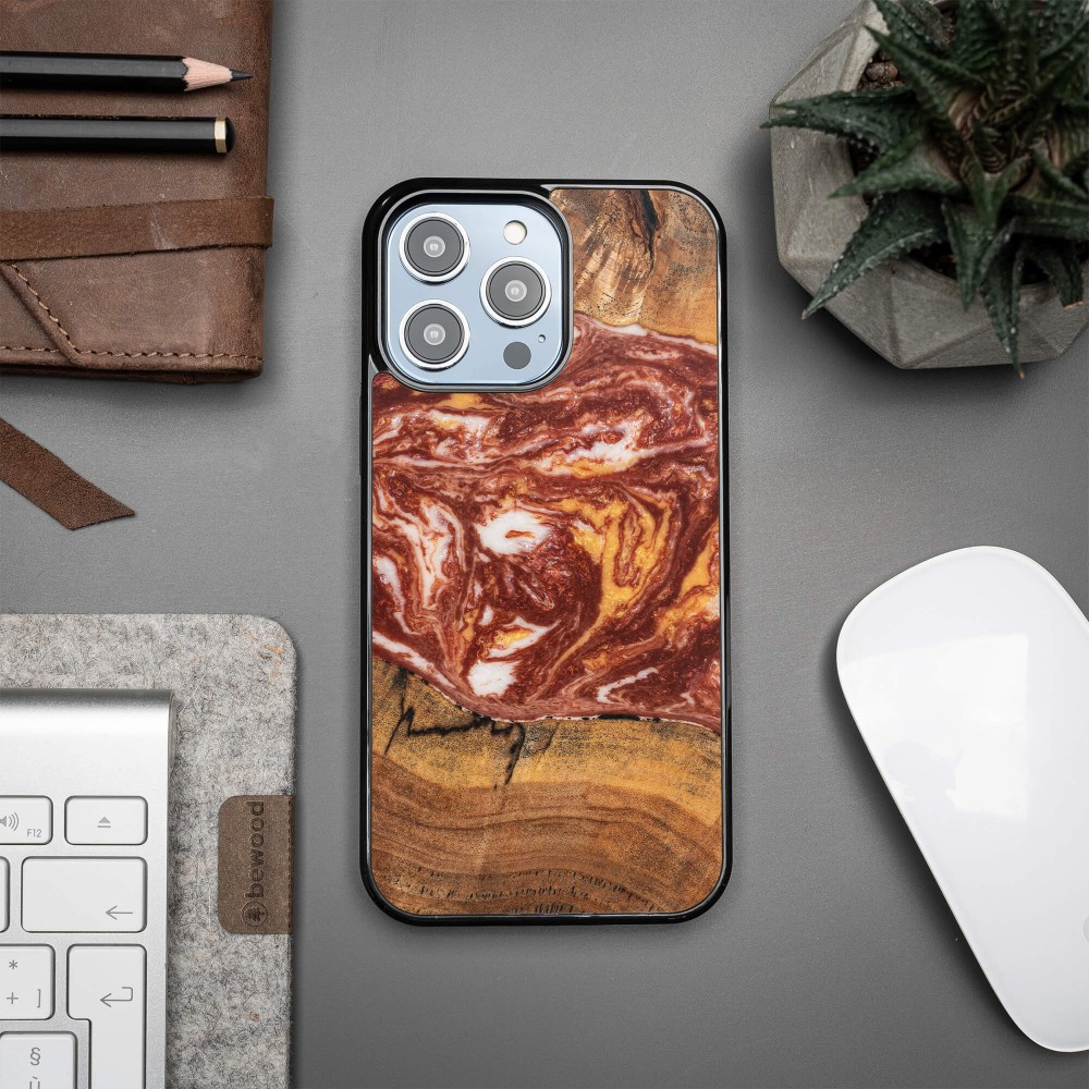 Etui Bewood Unique na iPhone 14 Pro Max - Planets - Mars