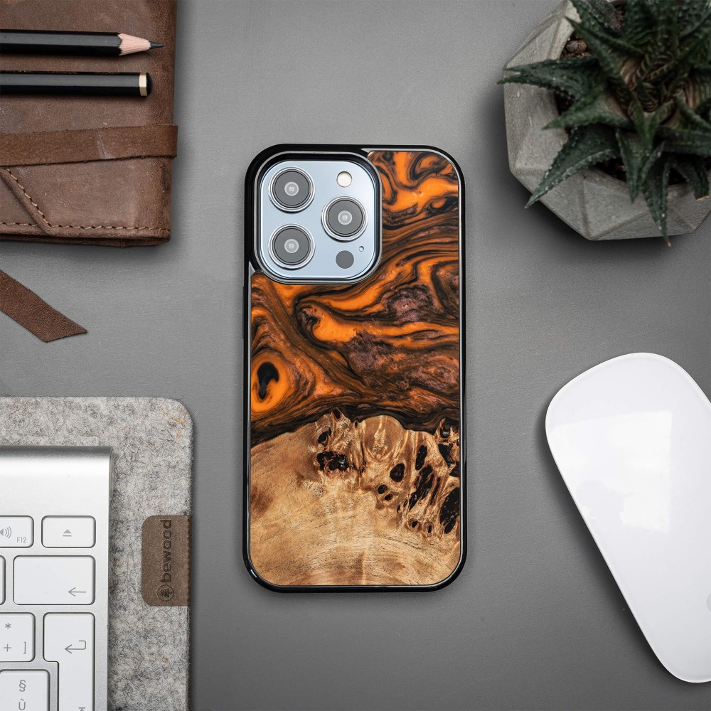 Bewood Resin Case - iPhone 14 Pro - Orange