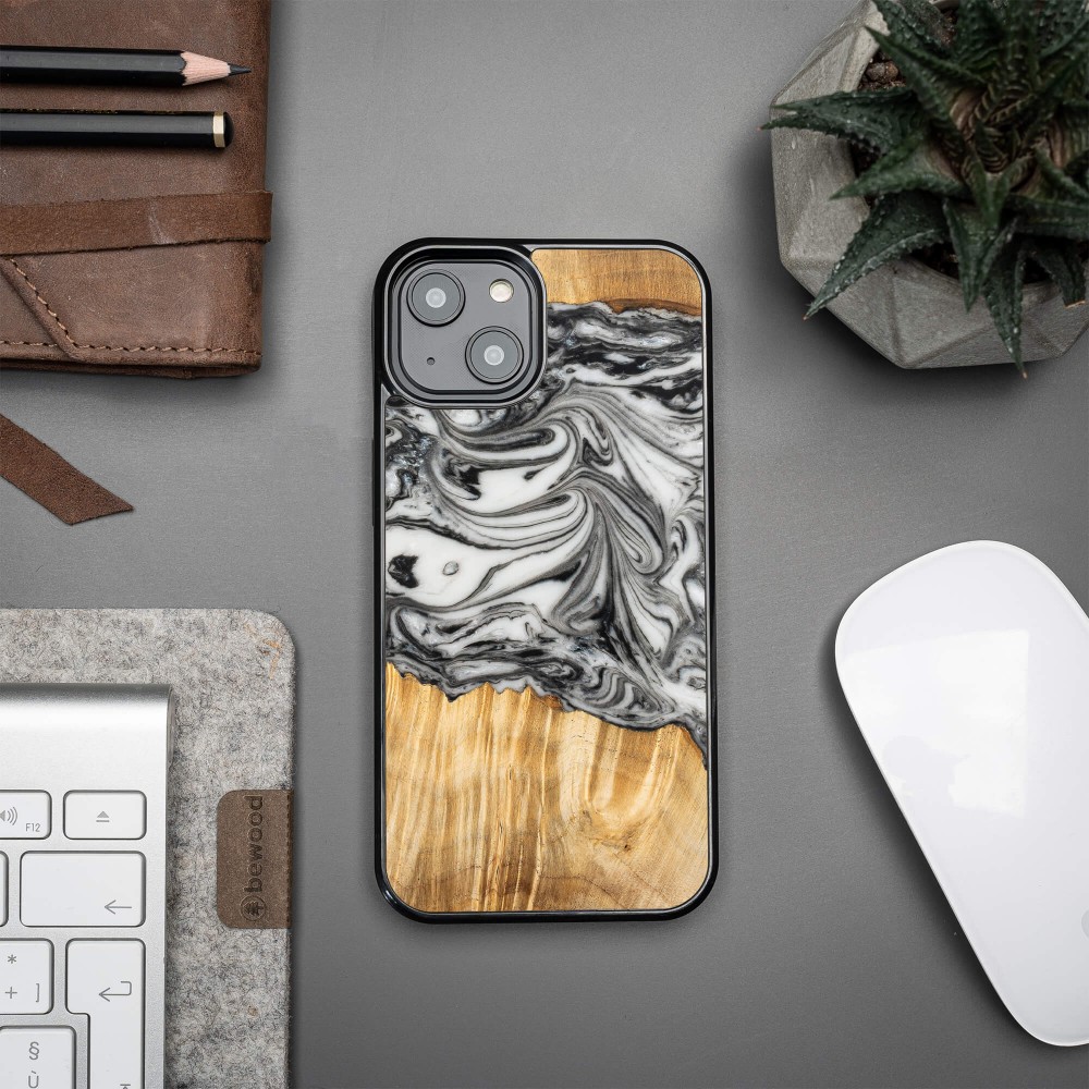 Bewood Resin Case - iPhone 14 - 4 Elements - Earth