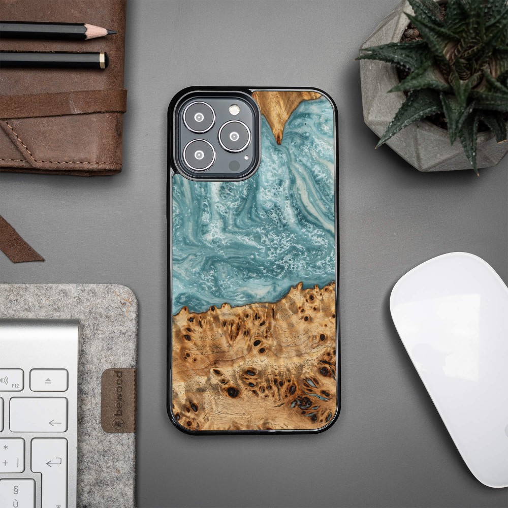 Etui Bewood Unique na iPhone 13 Pro Max - Planets - Uran