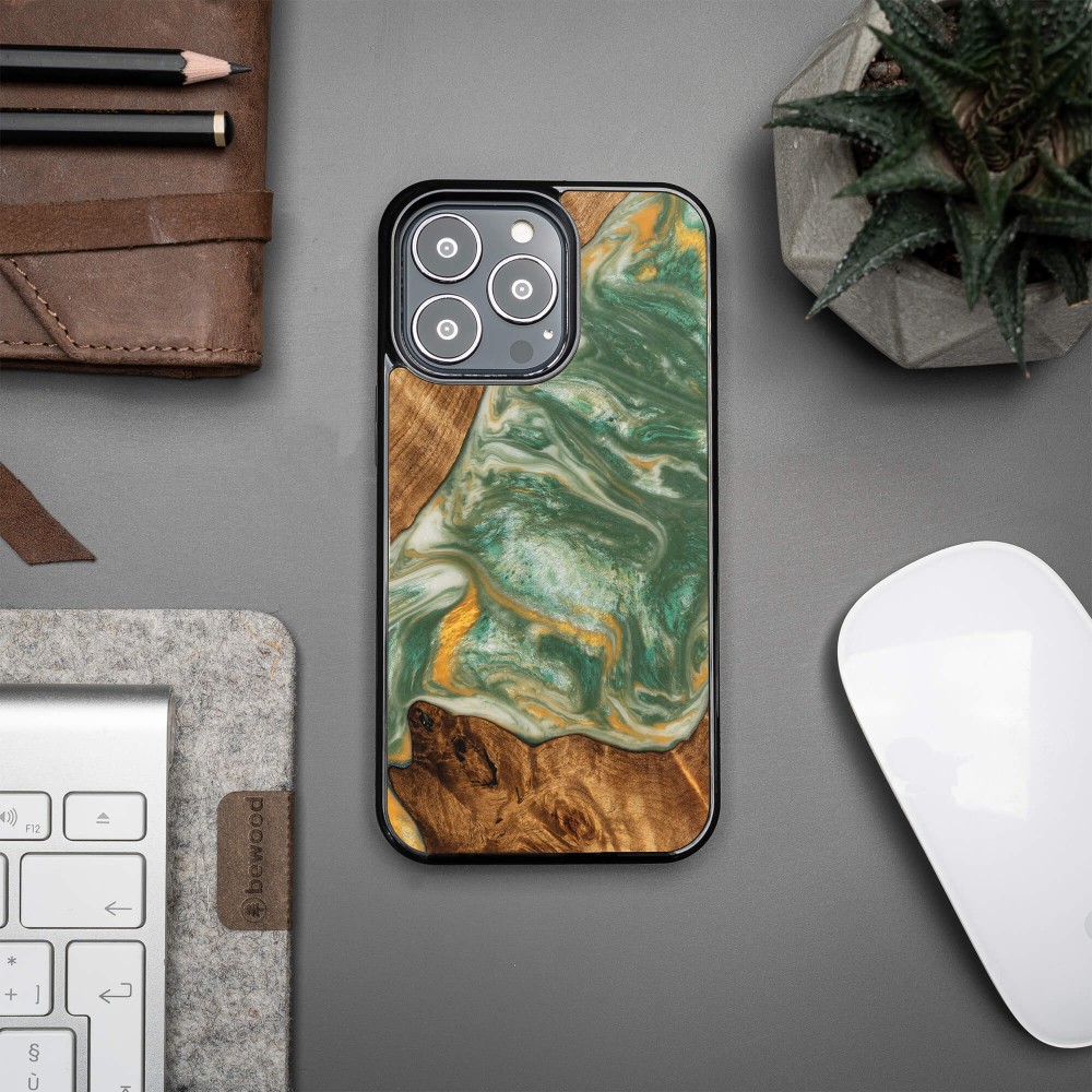 Etui Bewood Unique na iPhone 13 Pro - 4 Żywioły - Woda