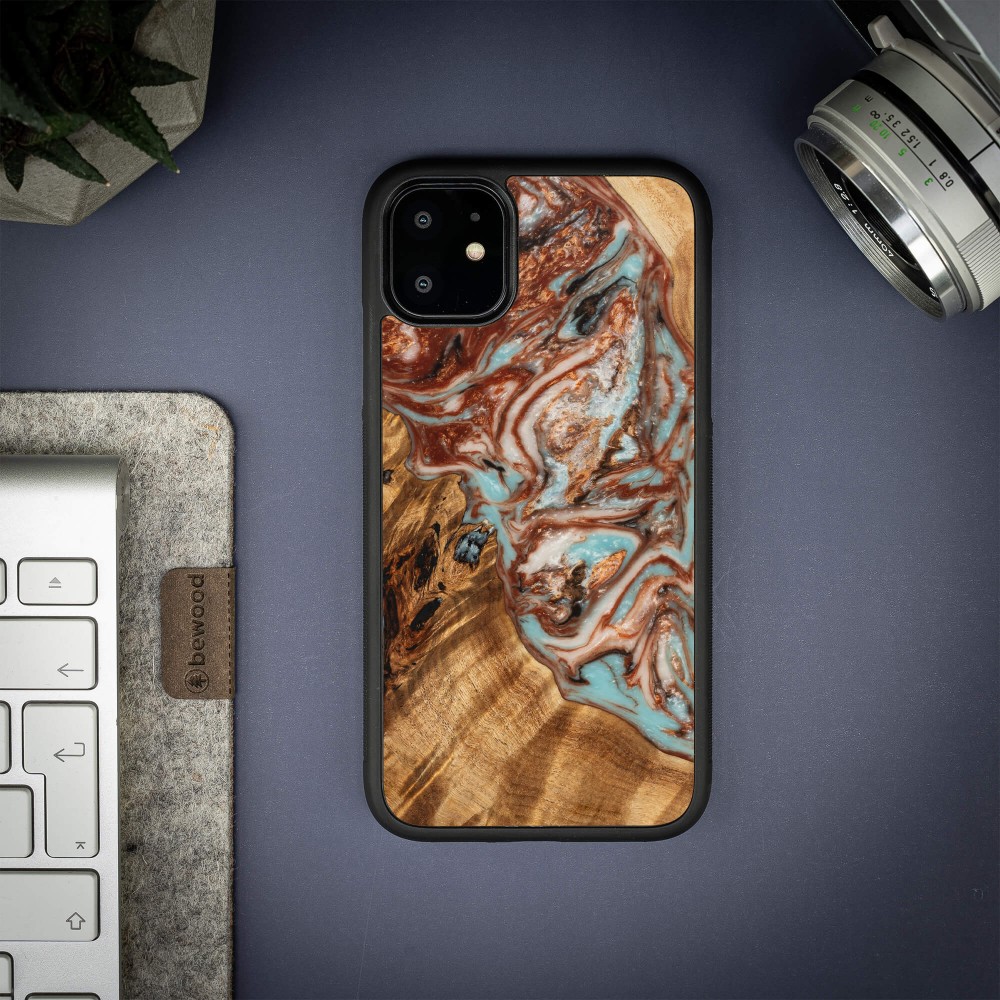 Etui Bewood Unique na iPhone 11 - Planets - Jowisz