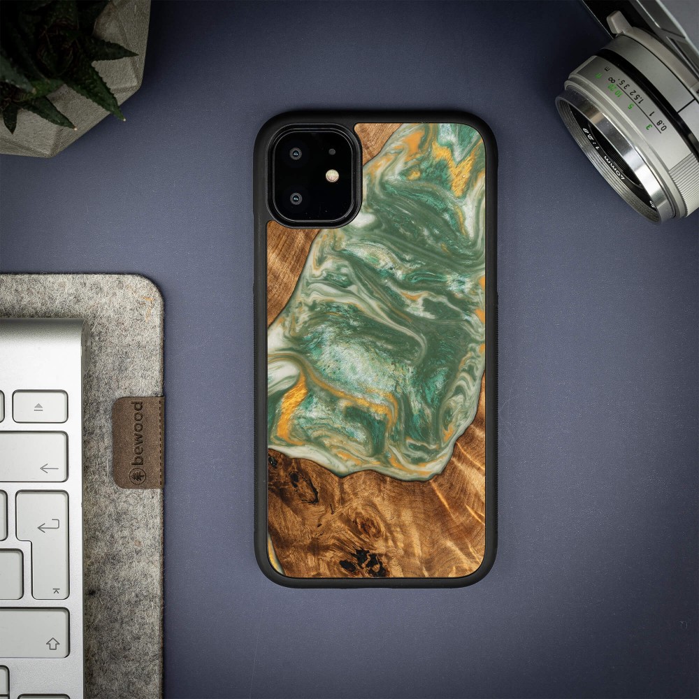 Etui Bewood Unique na iPhone 11 - 4 Żywioły - Woda