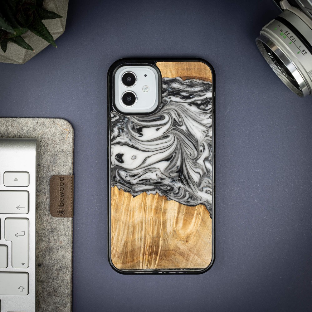 Etui Bewood Unique na iPhone 12 / 12 Pro - 4 Żywioły - Ziemia