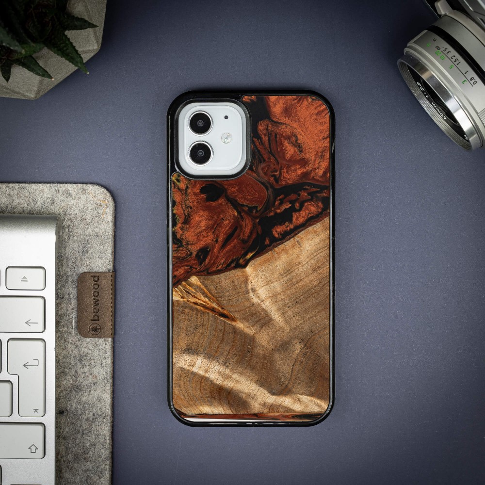 Bewood Resin Case - iPhone 12 / 12 Pro - 4 Elements - Fire
