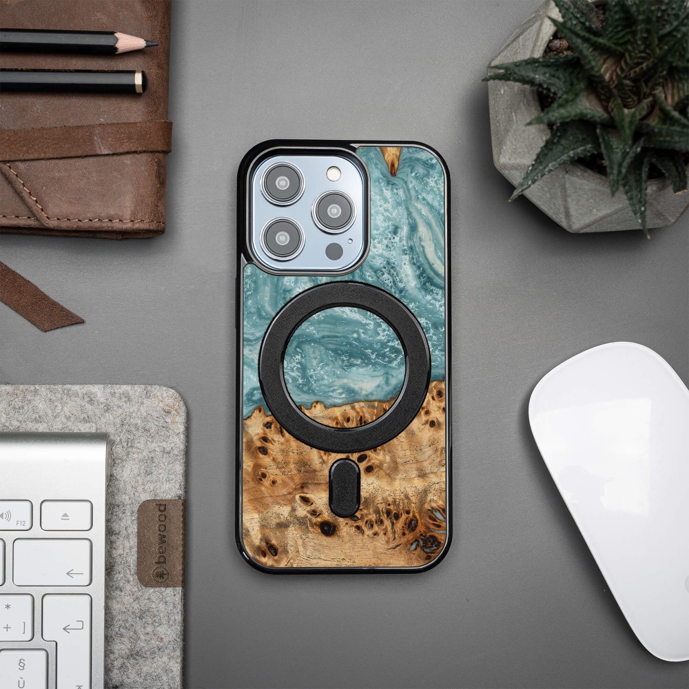 Etui Bewood Unique na iPhone 14 Pro - Planets - Uran z MagSafe