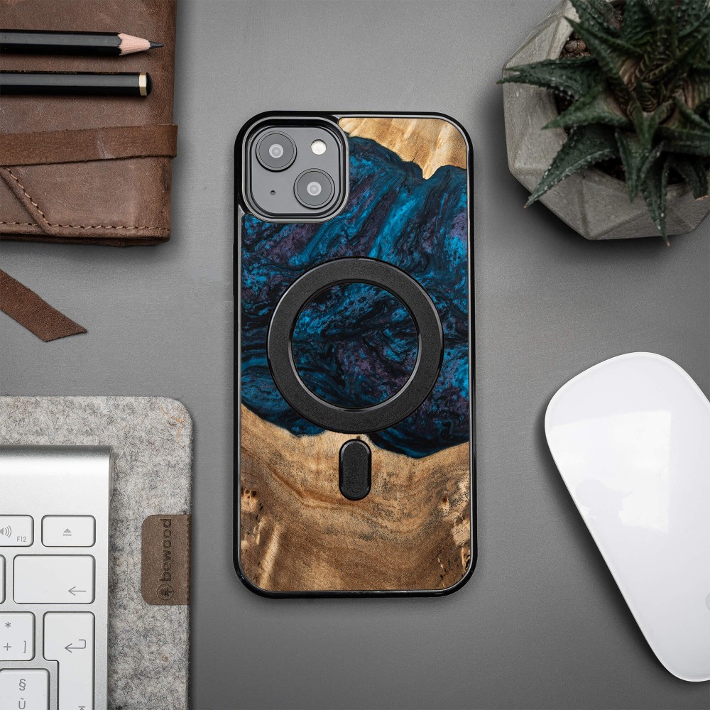 Bewood Resin Case - iPhone 14 Plus - Planets - Neptune - MagSafe