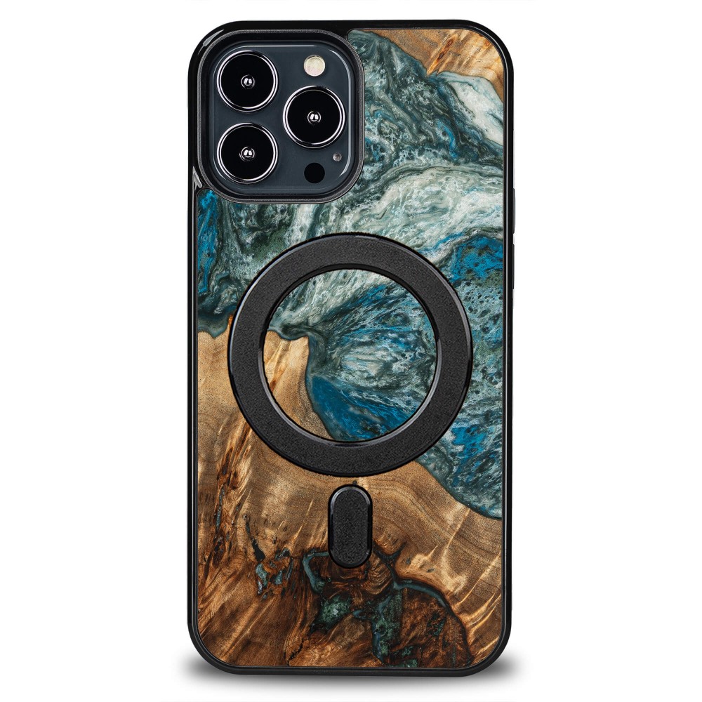 Etui Bewood Unique na iPhone 13 Pro Max - Planets - Ziemia z MagSafe