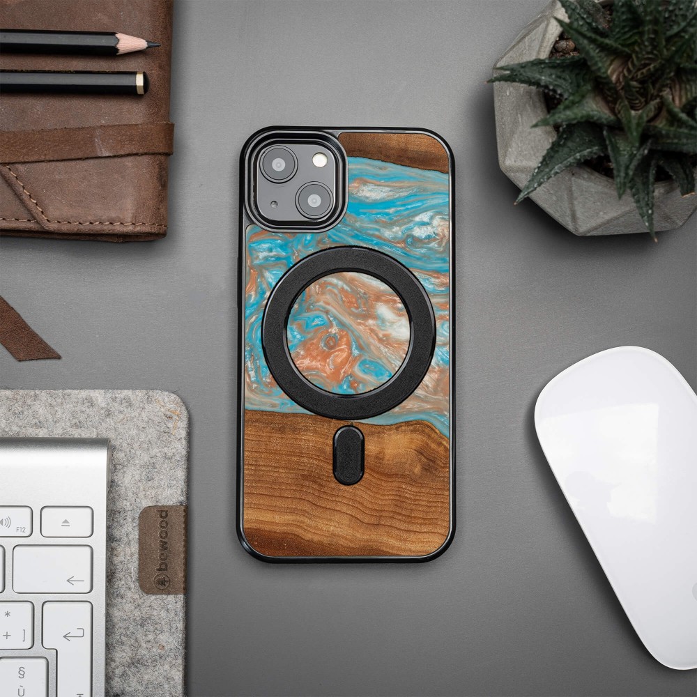 Bewood Resin Case - iPhone 13 - Planets - Saturn - MagSafe