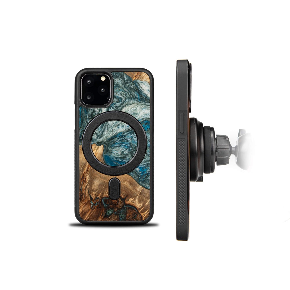 Bewood Resin Case - iPhone 11 Pro - Planets - Earth - MagSafe