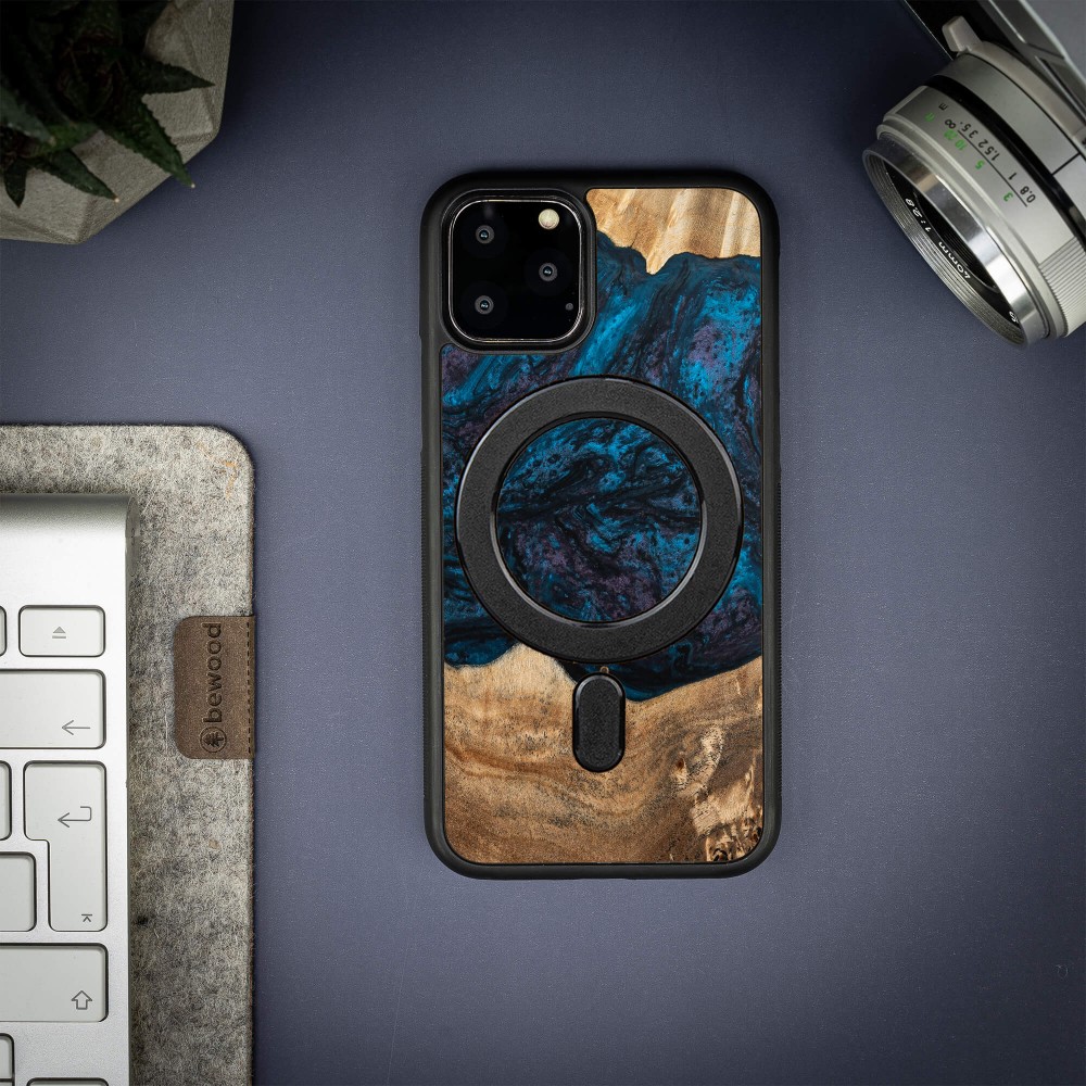 Bewood Resin Case - iPhone 11 Pro - Planets - Neptune - MagSafe