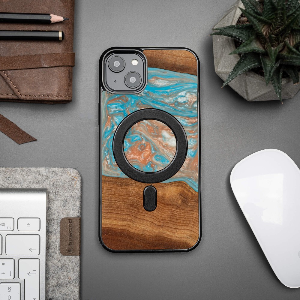 Bewood Resin Case - iPhone 15 Plus - Planets - Saturn - MagSafe
