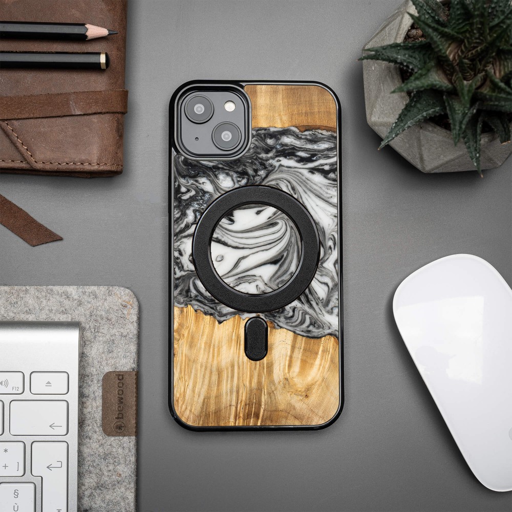 Bewood Resin Case - iPhone 15 Plus - 4 Elements - Earth - MagSafe