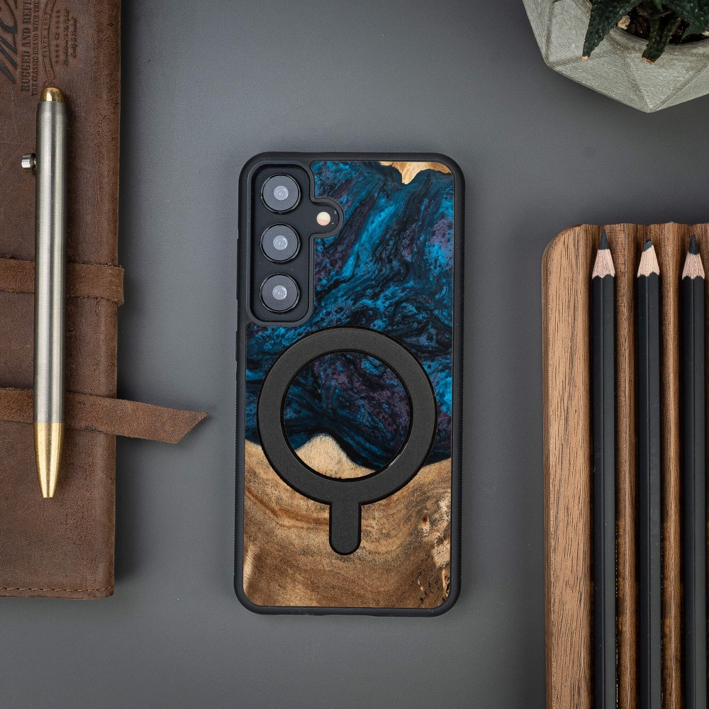 Etui Bewood Unique na Samsung Galaxy S24 - Planets - Neptun z MagSafe