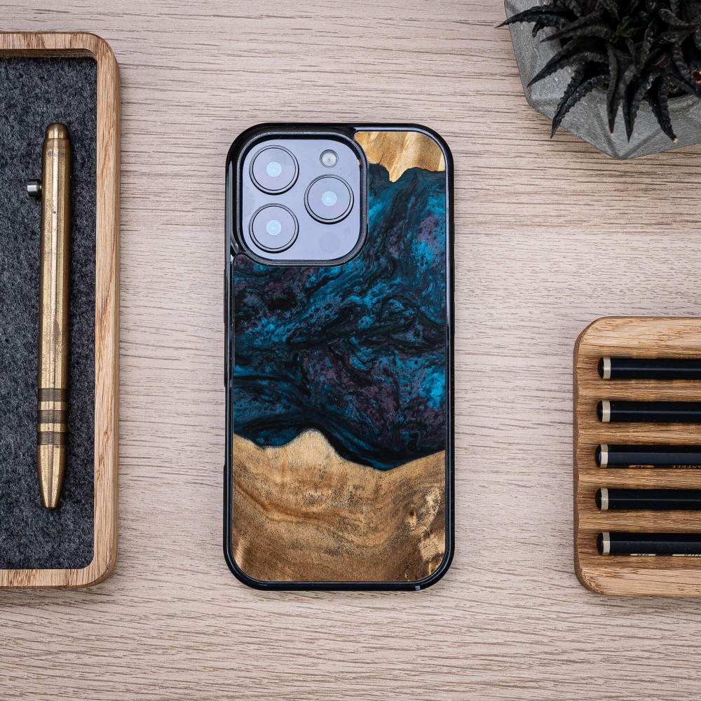 Etui Bewood Unique do iPhone 16 Pro - Planets - Neptun