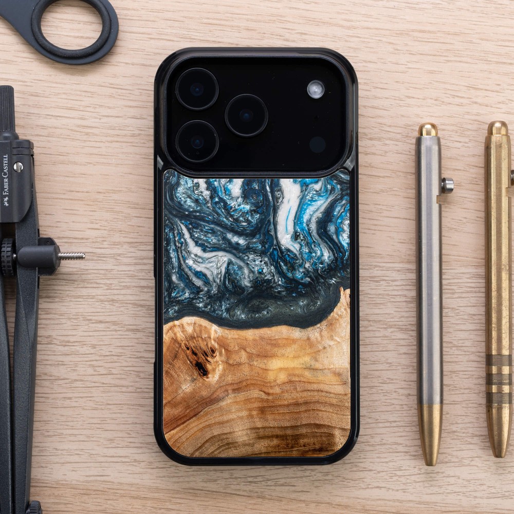 Etui Bewood Unique do iPhone 17 Pro - Planets - Ziemia (3)