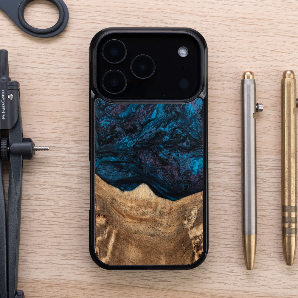 Bewood Resin Case for Apple iPhone 17 Pro - Planets - Neptune (3)