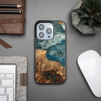 Bewood Resin Case - iPhone 15 Pro - Planets - Earth