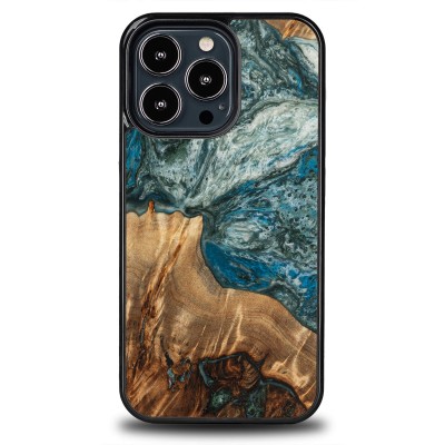 Bewood Resin Case  iPhone 13 Pro  Planets  Earth