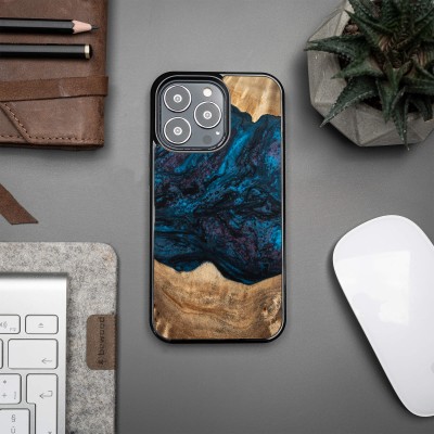 Bewood Resin Case  iPhone 13 Pro  Planets  Neptune