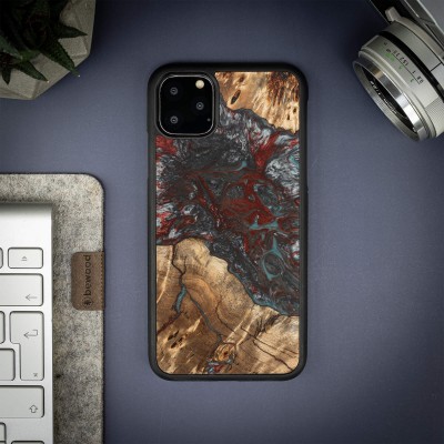 Bewood Resin Case  iPhone 11 Pro Max  Planets  Pluto