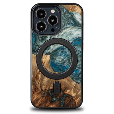 Bewood Resin Case  iPhone 13 Pro  Planets  Earth  MagSafe