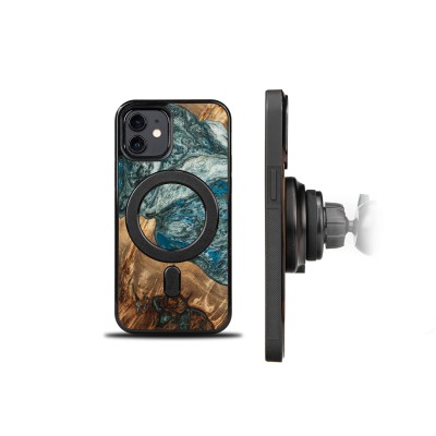 Bewood Resin Case  iPhone 12 / 12 Pro  Planets  Earth  MagSafe